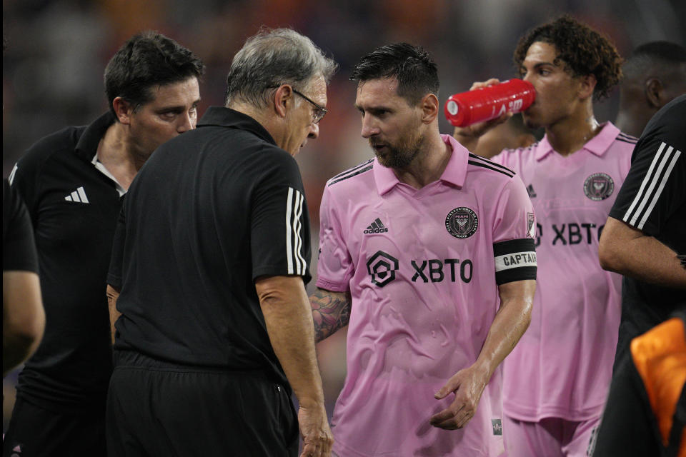 CINCINNATI, OHIO - AUGUST 23: Lionel Messi #10 of Inter Miami speaks with Gerardo Martino during a stoppage in play in a U.S. Open Cup semifinal match against FC Cincinnati at TQL Stadium on August 23, 2023 in Cincinnati, Ohio. (Photo by Jeff Dean/USSF/Getty Images for USSF)