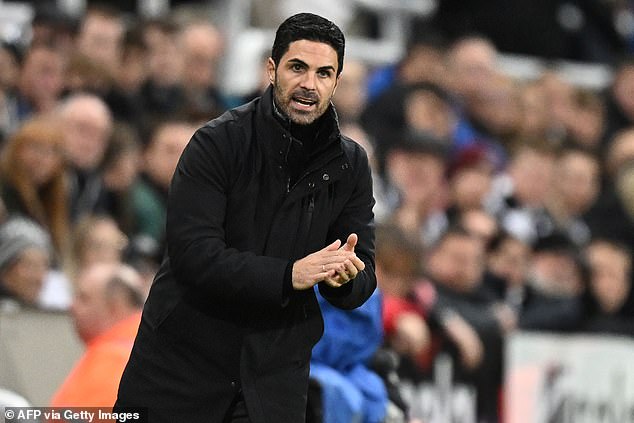 Mikel Arteta said the goalkeeper's role could be expected to change before the season ends