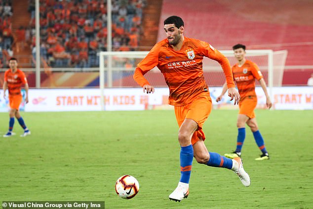 Marouane Fellaini back on the market as free agent as former Manchester United midfielder leaves Chinese side Shandong Taishan after five seasons and gets thanked with a gigantic tifo