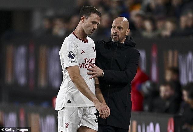 Jonny Evans has backed Manchester United manager Erik ten Hag to stay in his role at the club