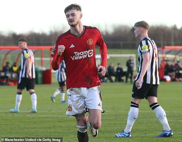 Joe Hugill has signed a new two-year contract to extend his stay at Manchester United