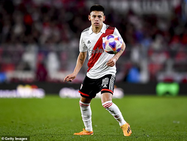 Manchester City are set to sign River Plate teenager Claudio Echeverri before loaning him out