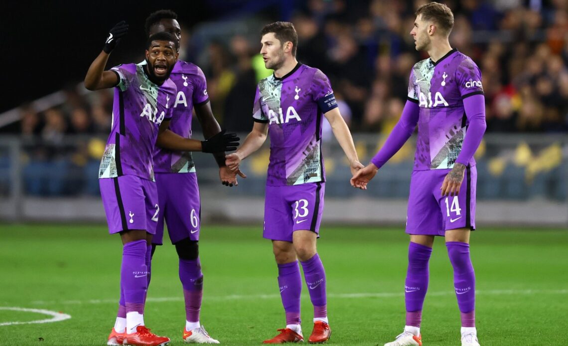 Tottenham defender completes move to Championship side