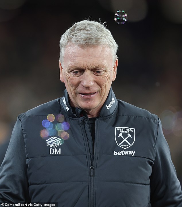 Moyes has previously led the club to a sixth placed finish and into the last-16 of the Europa League this season
