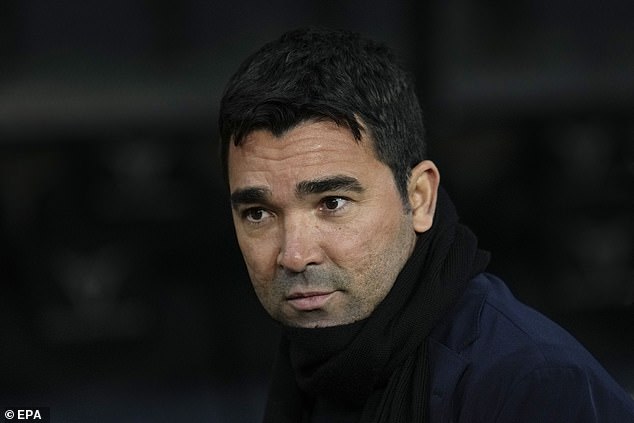 Barcelona sporting director Deco has drawn up the list of summer targets for the club