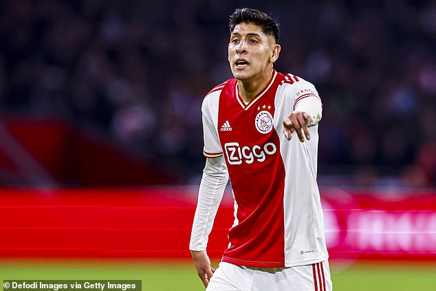 Ajax though ultimately told Alvarez to stay and he remained in the Eredivisie for another year
