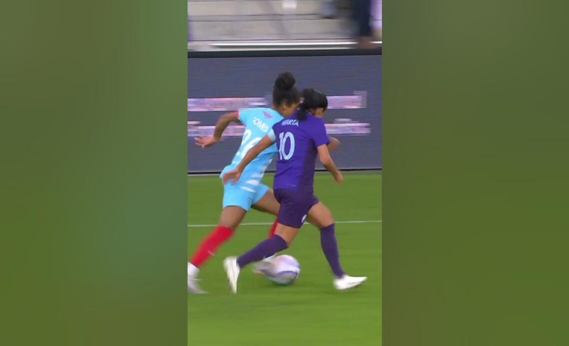 Nádia Gomes with the spin cycle 😤🔁  #nwsl