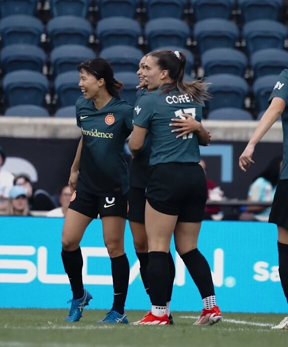 First half Soph brace? Double the cellies 💁‍♀️ #BAONPDX