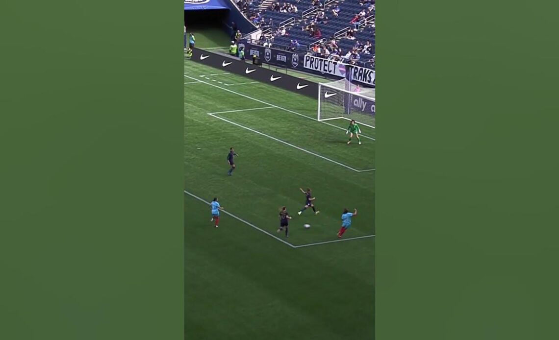 Mal Swanson with a lethal left foot strike 🔥  #nwsl