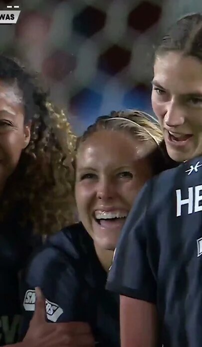 RATCLIFFE STUNNER IN HOUSTON!!!  #nwsl