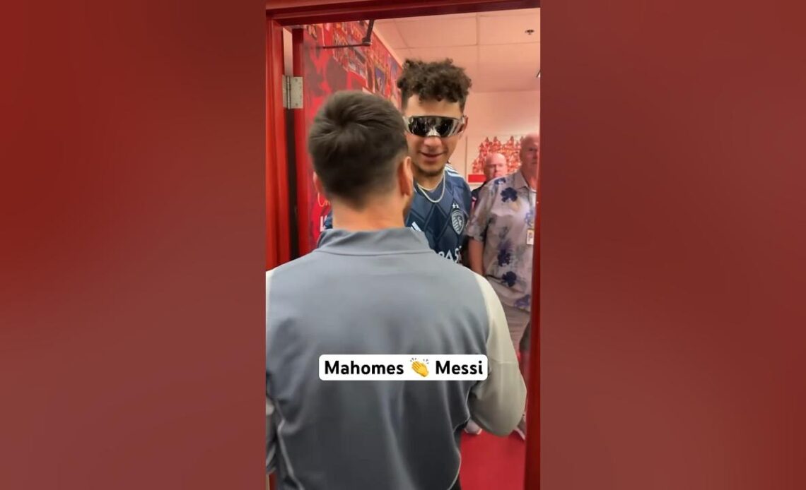 Two goats 🐐🐐 Messi and Patrick Mahomes embrace #nfl #chiefs