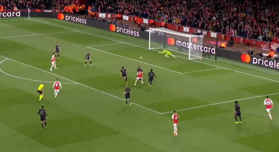 Video: Harry Kane fires Bayern ahead from the spot at Arsenal on his return to North London