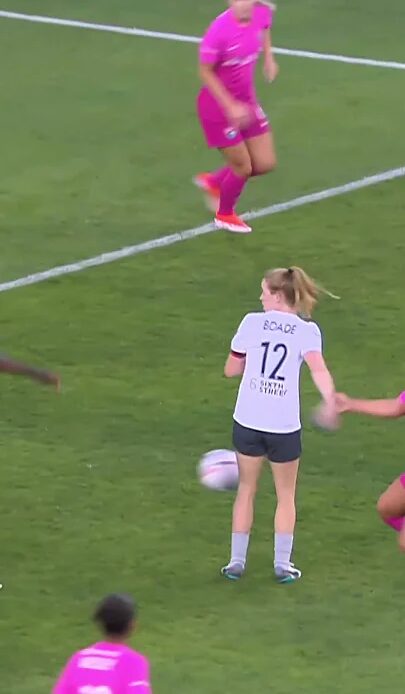 Chaos in the box but Kyra Carusa delivers!!  #nwsl #soccer