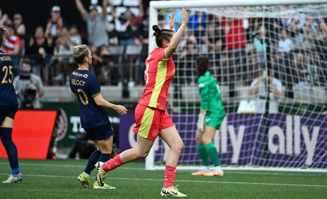 GOAL | Olivia Moultrie puts Portland up with top-bin golazo against Seattle