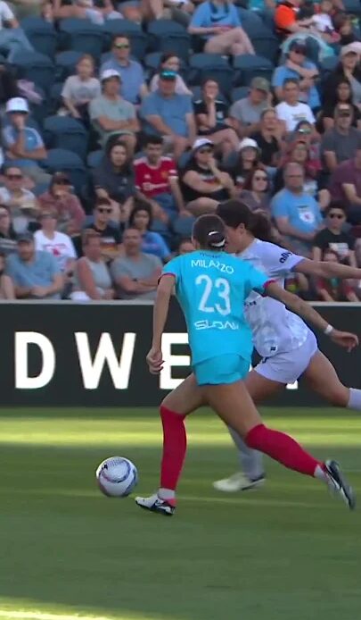 Rookie Emma Sears scores bangers only 👑  #nwsl