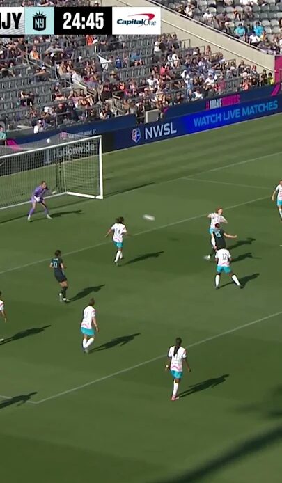 Stunning half-volley from Ella Stevens 💥  #nwsl #soccer