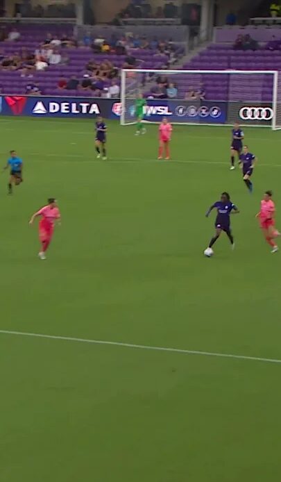 The run and pass by Barbra Banda11 🔥 The finish by Ally Watt 🔥 #nwsl #soccer