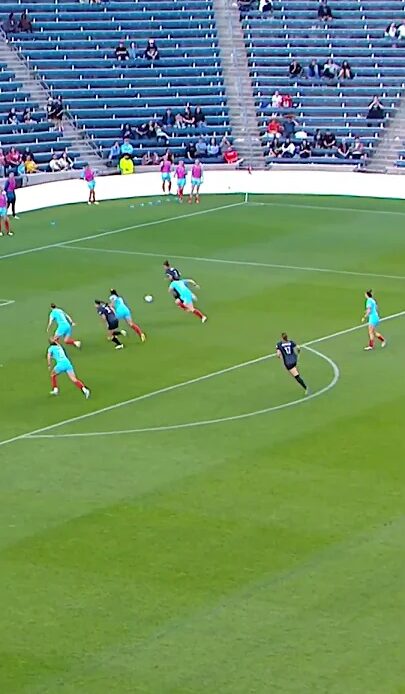 Trin with the inch-perfect finish 📏  #nwsl #soccer