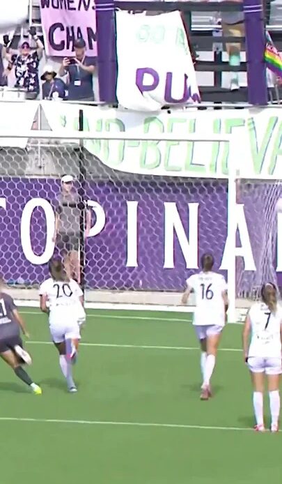 Asisat Oshoala buries the first penalty in @WeAreBayFC history! 🎯  #nwsl