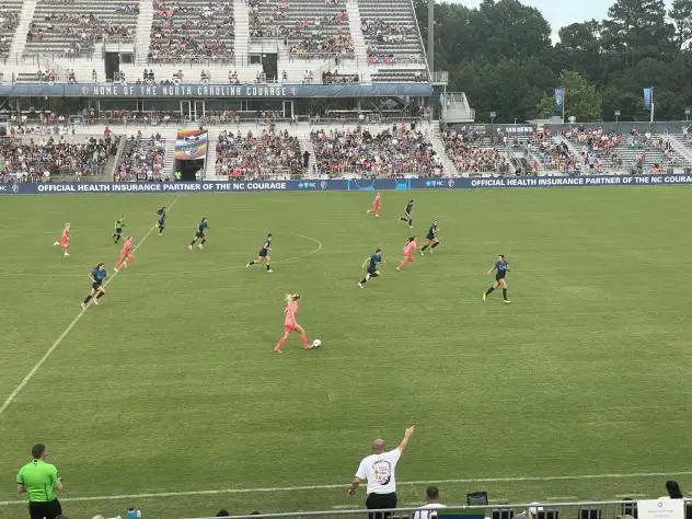 North Carolina Courage with possession against the Chicago Red Stars