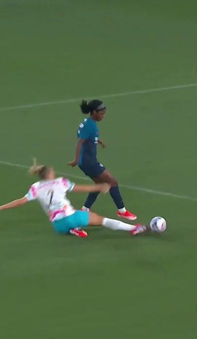 Rookie Jameese Joseph showed off her skills for her first pro goal 🌟  #nwsl