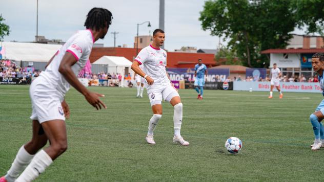 South Georgia Tormenta FC with possession against Forward Madison