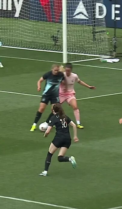 Started by Rose, finished by Rose 💥  #nwsl
