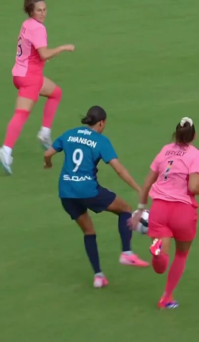 We'll be watching this Mal Swanson goal on repeat 🔁  #nwsl