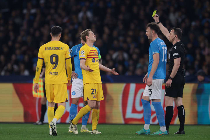 Frankie de Jong, Felix Zwayer, Amir Rrahmani, Robert Lewandowski, Giovanni Di Lorenzo