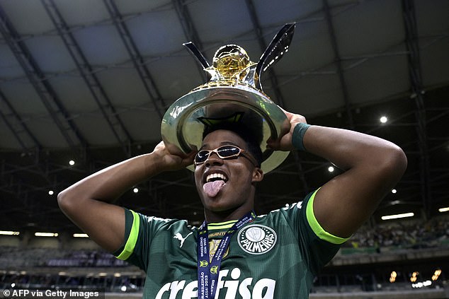 Endrick helped Palmeiras win the Brazilian championship on his debut season, in 2022