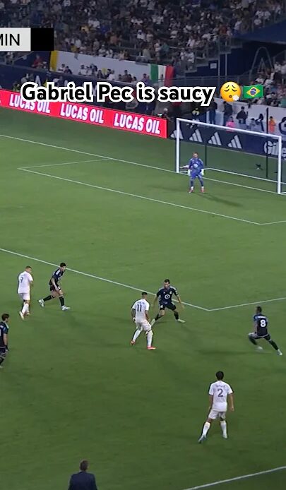 Gabriel Pec FILTHY skills show for @lagalaxy fans