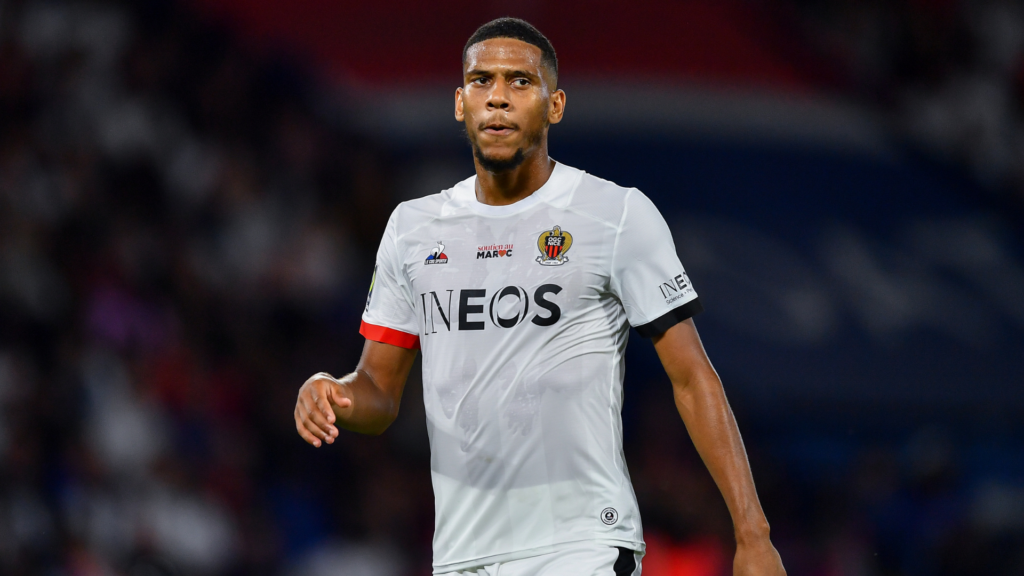 Jean-Clair Todibo in action for Nice.