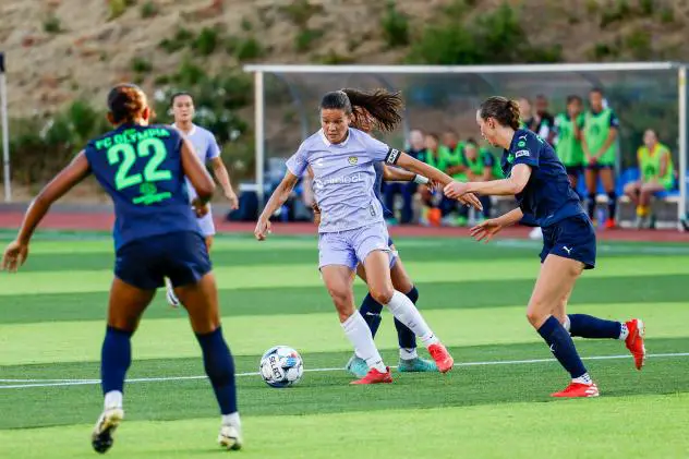 Oakland Soul battle FC Olympia