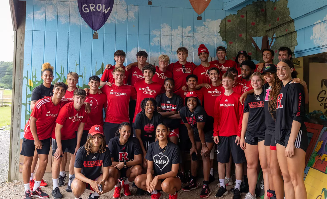 Women's Basketball and Men's Soccer Volunteer at America's Grow-a-Row