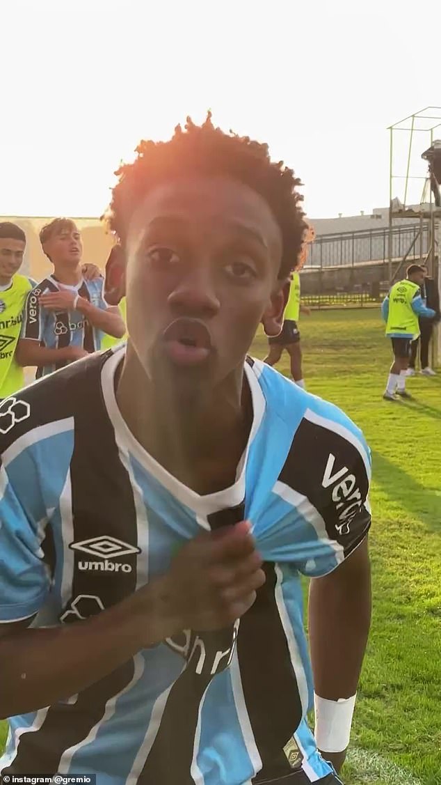 Chelsea have agreed a deal with Gremio to sign 16-year-old attacker Gabriel Mec