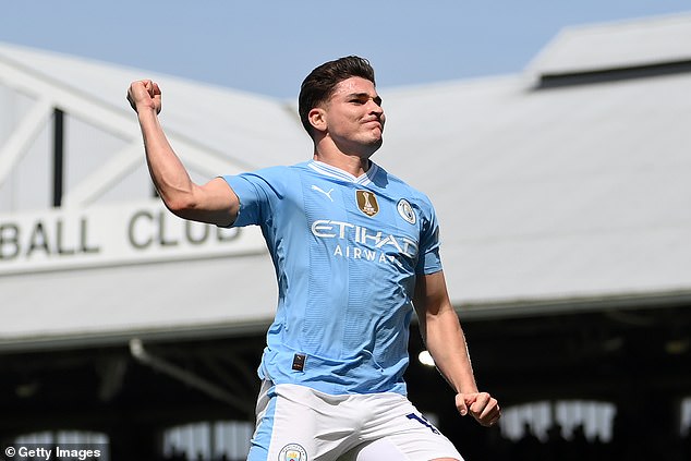 Julian Alvarez is preparing to leave Manchester City for Atletico Madrid on a permanent basis