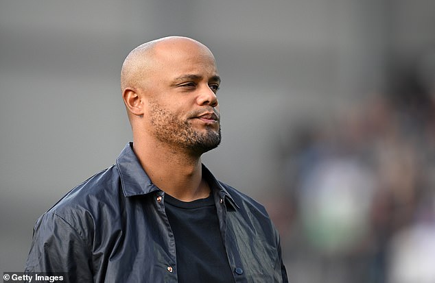 New Bayern manager Vincent Kompany prefers other players in the centre of his midfield