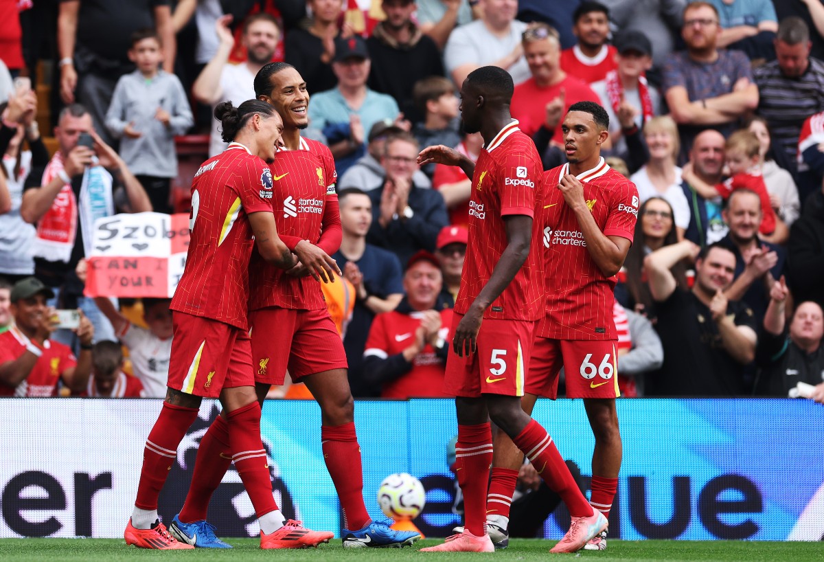 Virgil van Dijk with his Liverpool teammates