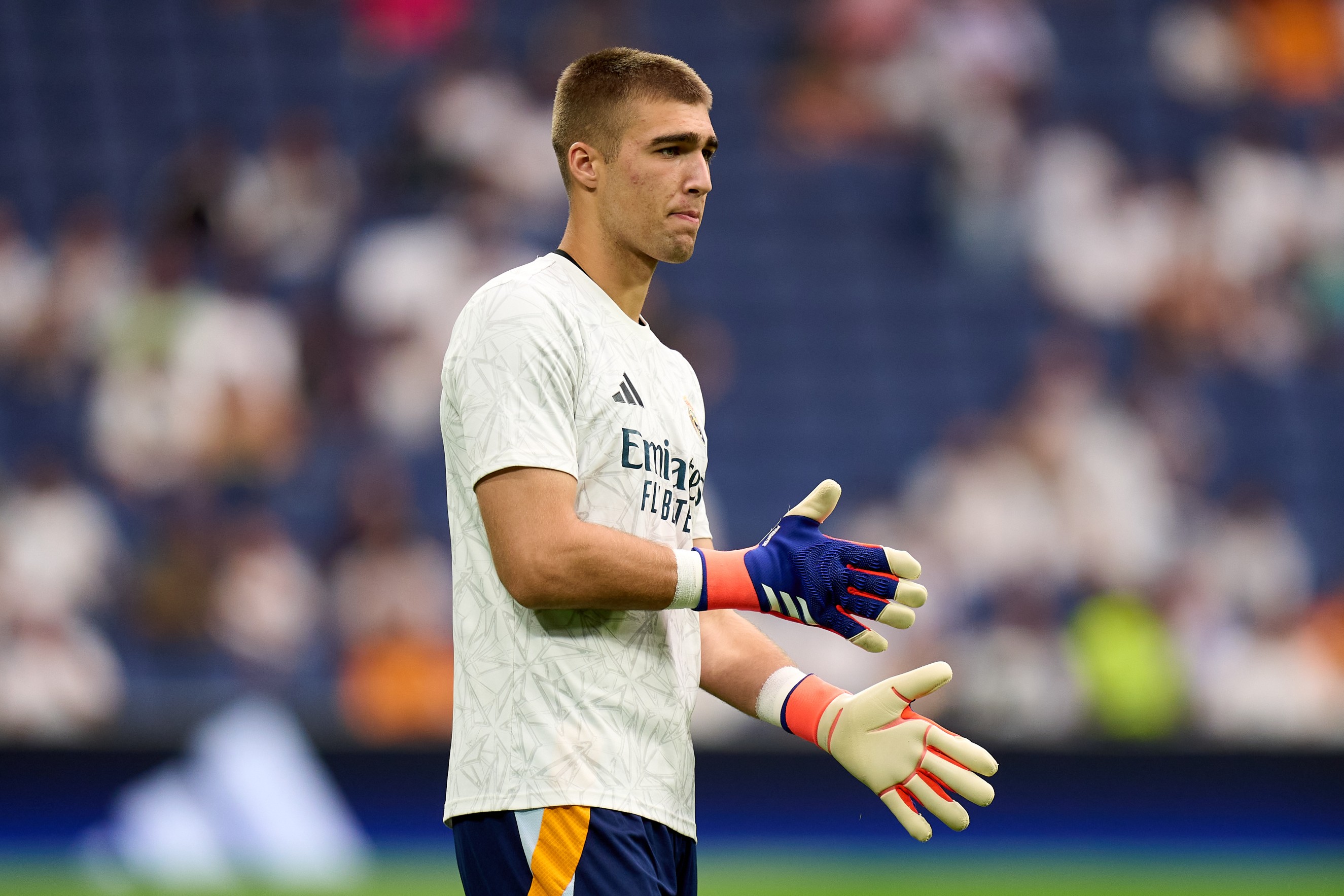 Fran Gonzalez of Real Madrid warms up