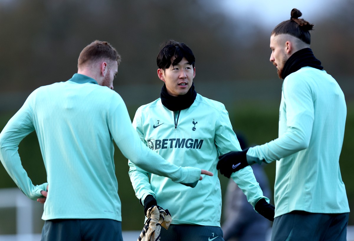 Son Heung-min and Radu Dragusin in Tottenham training