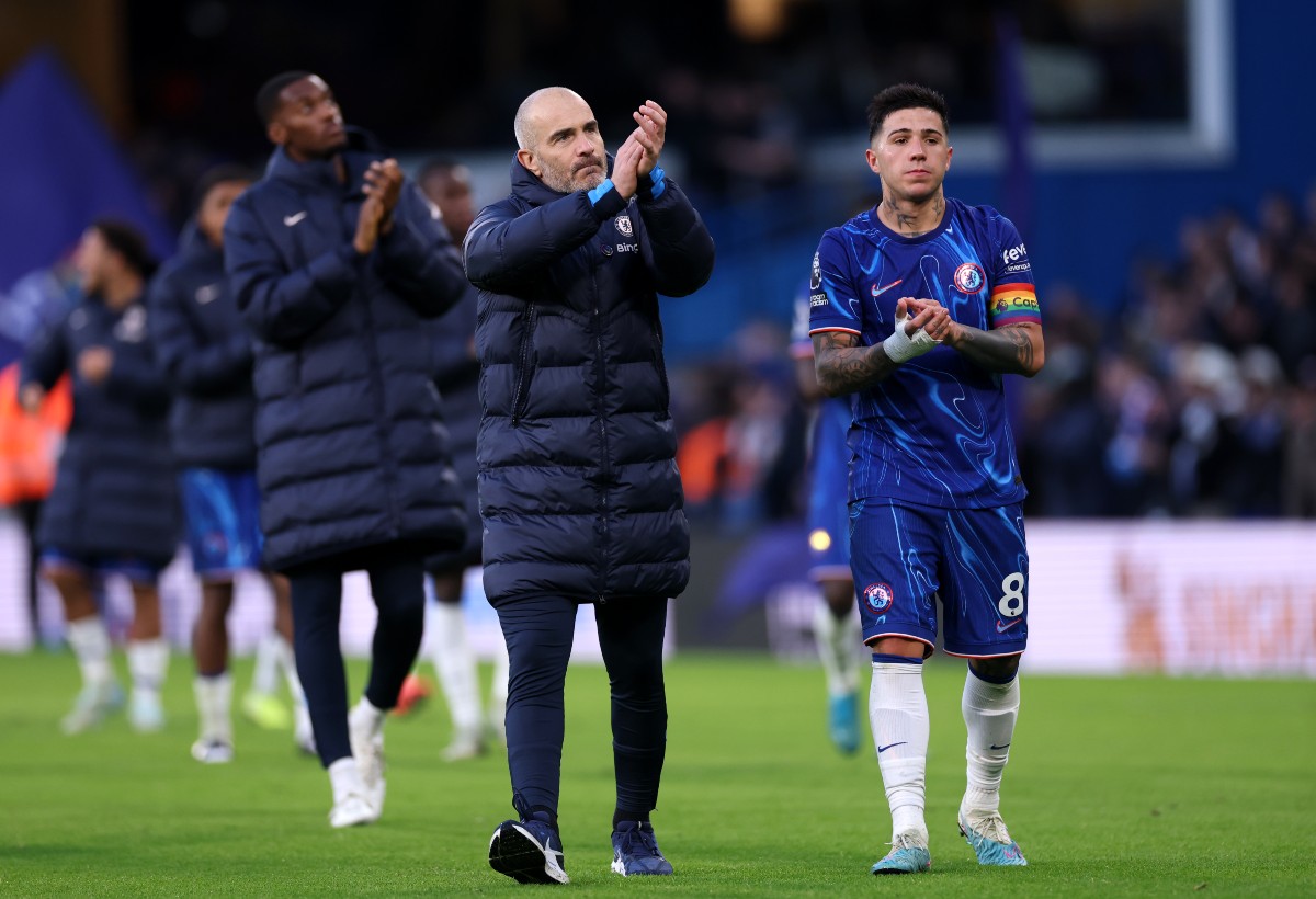 Chelsea manager Enzo Maresca applauds the fans