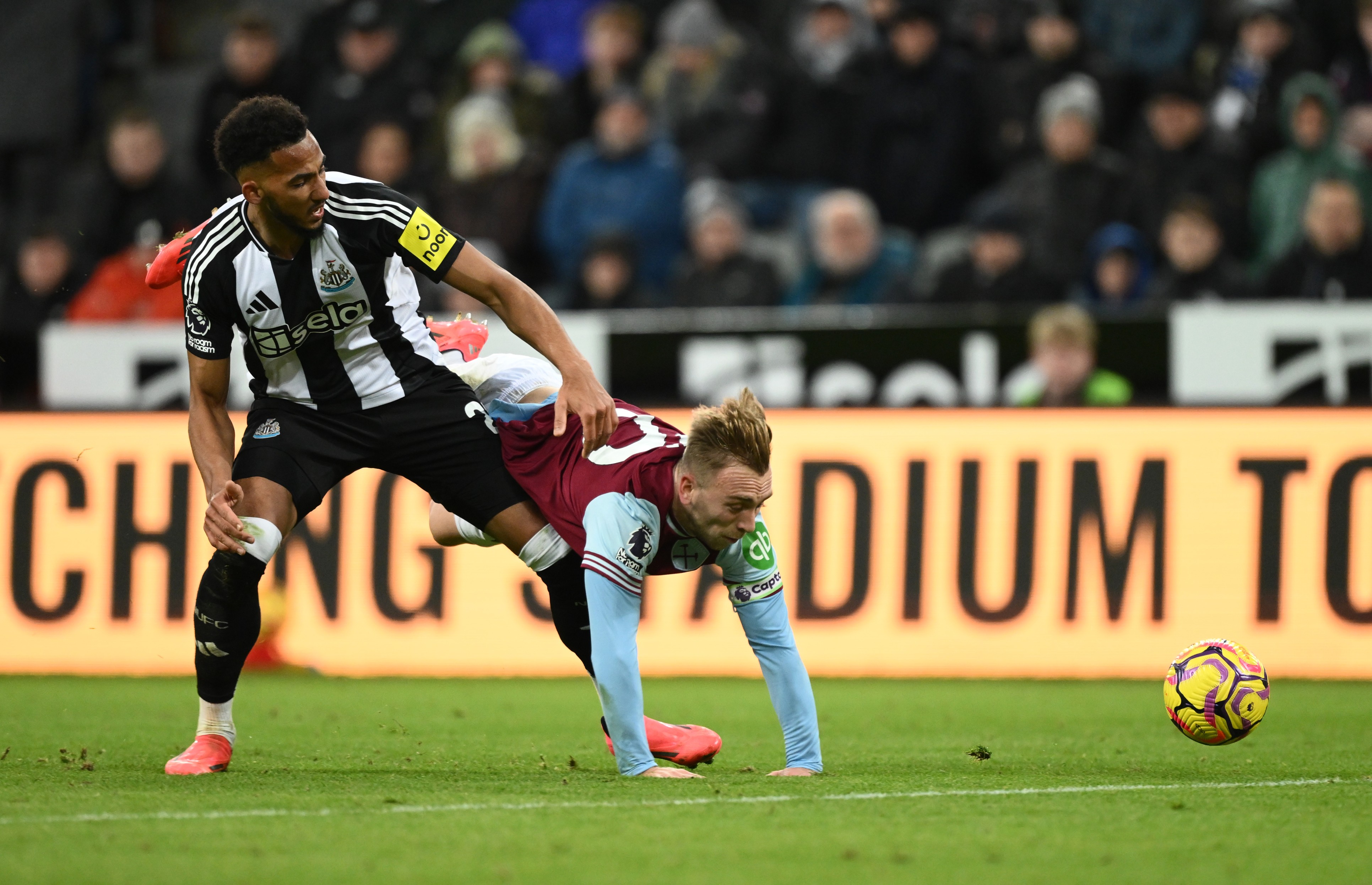 Lloyd Kelly fights for the ball